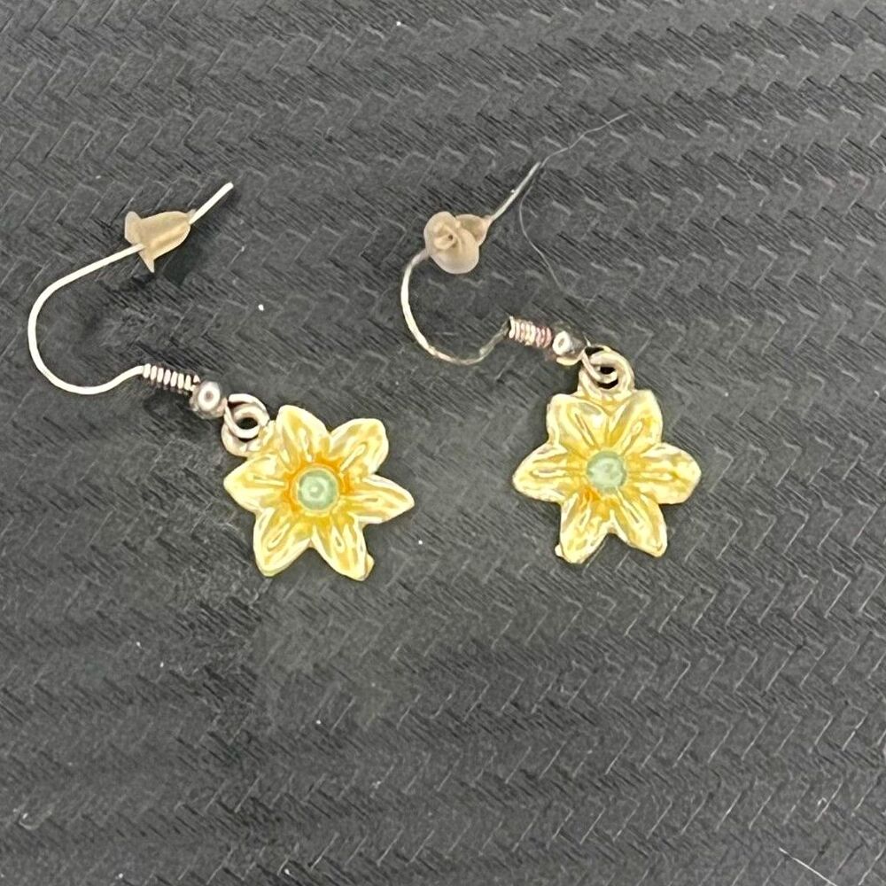 Yellow Daisy Flower Dangle Earrings Green Rhinestone Center Spring Floral Jewelr